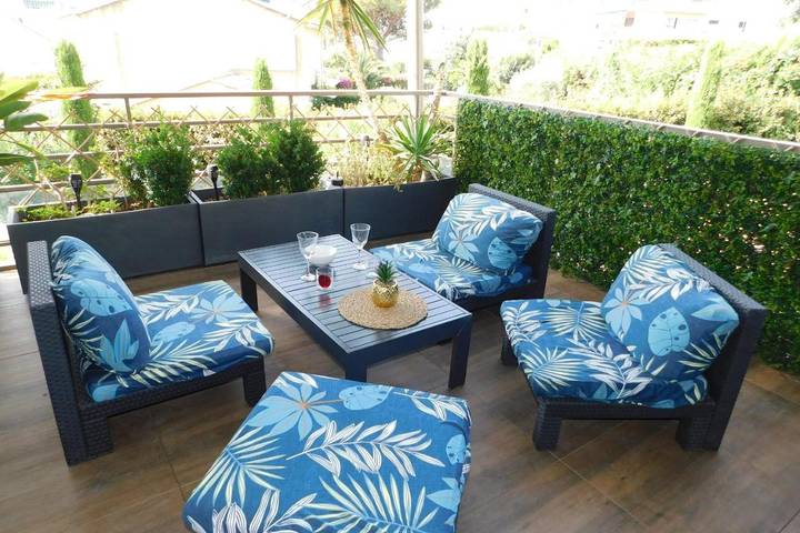 Gîte pour 2 personnes, avec piscine et terrasse dans Thalazur