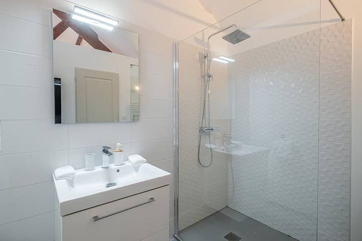 Location de vacances pour 6 personnes, avec jardin et piscine à Cravant-les-Côteaux - 4