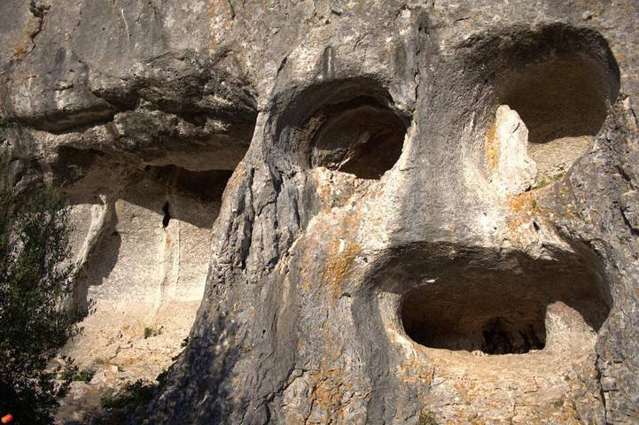 Location de vacances pour 3 personnes, avec vue ainsi que piscine et jardin dans Poios