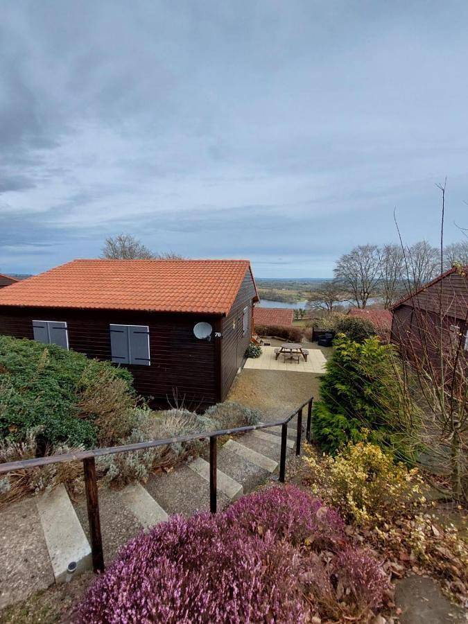 Three-Bedroom Chalet in Saint-Germain-de-Tallevende-la-Lande-Vaumont, Région de Vire