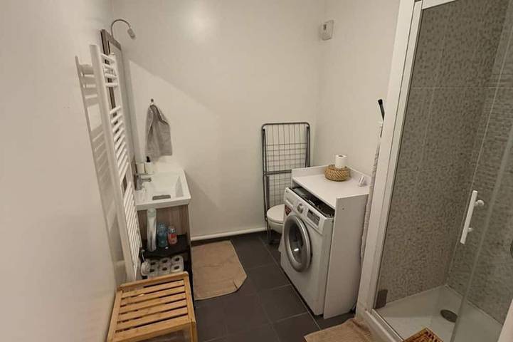 Ganze Wohnung, 2-room apartment ideally located: walk to the train station/Villepinte/Cdg/Paris exhibition center in Aulnay-sous-Bois, Seine-Saint-Denis