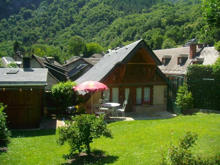 Location de vacances pour 3 personnes, avec Balcon ainsi que Terrasse et Vue à Cier-de-Luchon