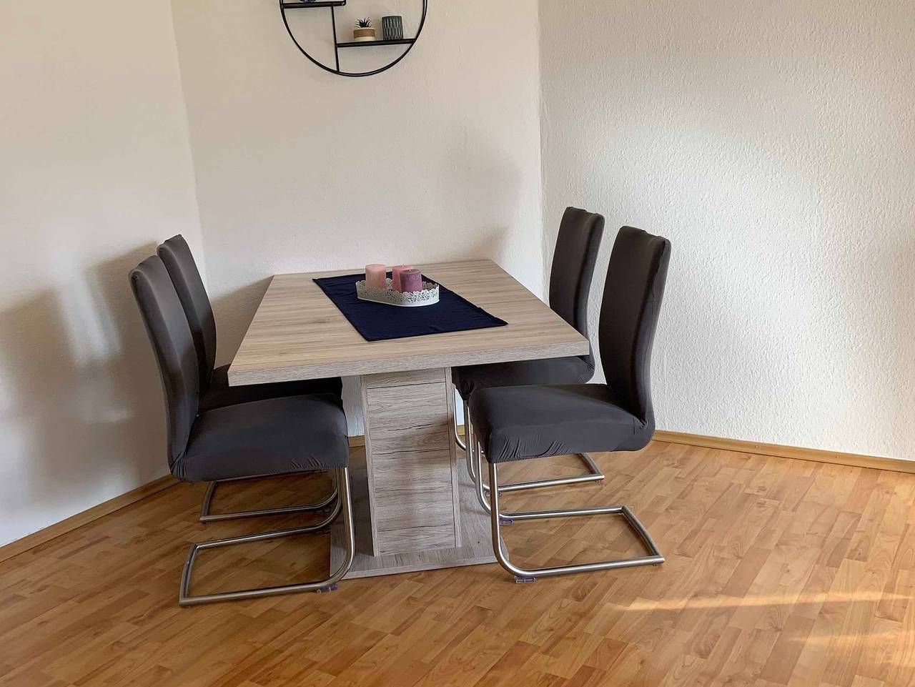 Ganze Ferienwohnung, Ferienwohnung Pusteblume - 2 Schlafzimmer, Küche, Wohnzimmer, Bad, Balkon in Affoldern, Edertal