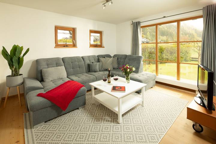 Ferienwohnung für 4 Personen, mit Ausblick und Terrasse sowie Garten und Pool, kinderfreundlich - 1