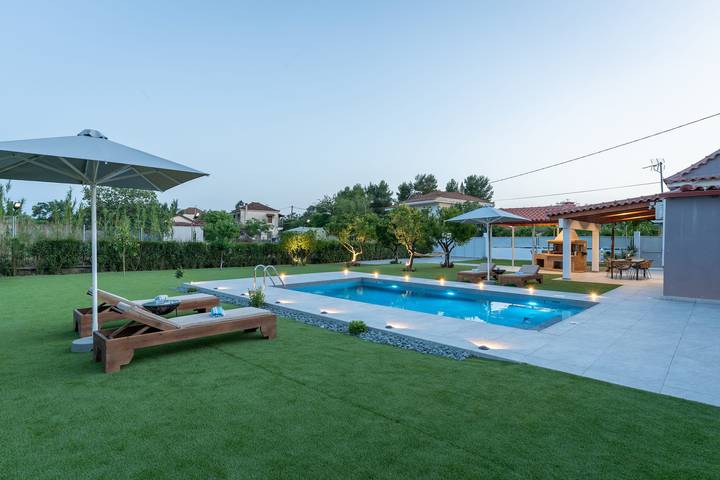 Ferienhaus für 6 Personen, mit Whirlpool und Garten sowie Pool in Kalamata - 2