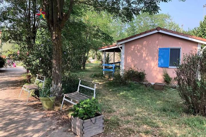 Gîte pour 4 personnes, avec piscine et terrasse à Montlaur (Midi-Pyrénées)