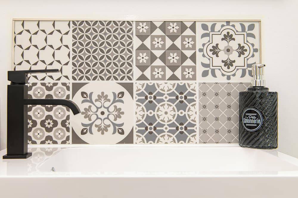 Entire apartment, L'élégant des Remparts, Avec vue sur Chateau-fort in Sedan, Ardennes