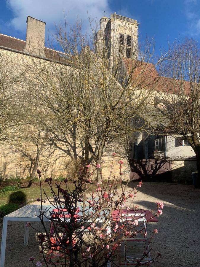 Location de vacances pour 10 personnes, avec jardin et vue, animaux acceptés à Noyers - 4