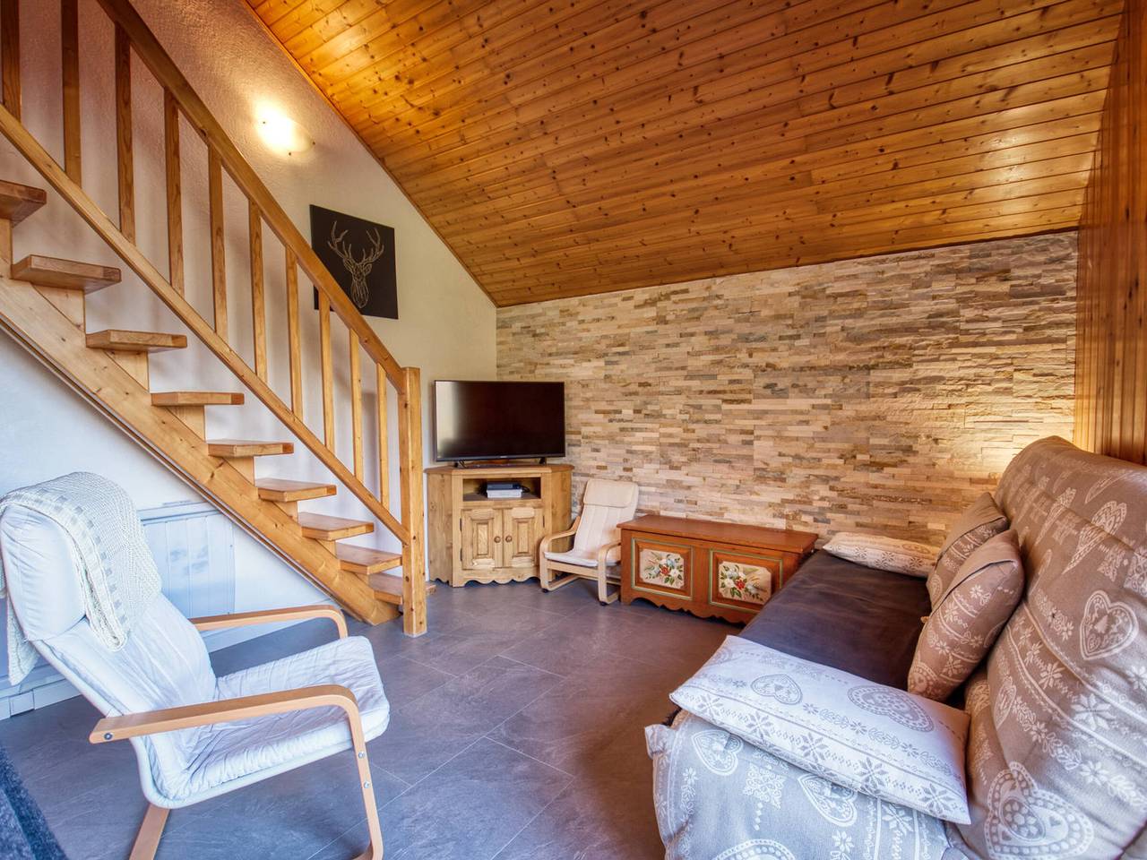 Ganze Wohnung, Wunderschön renovierte Maisonette mit 4 Schlafzimmern - Dorfzentrum, nahe Seilbahn in Station de Morillon, Grand Massif