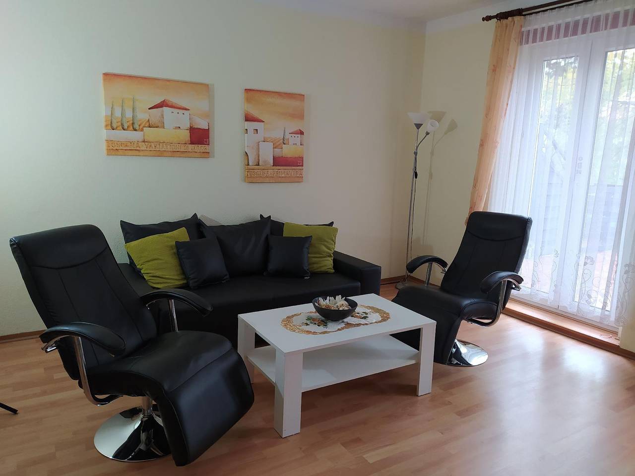 Ganze Ferienwohnung, Fewo mit Balkon, ideal für Erholung und Kultur in Görlitz, Lausitz