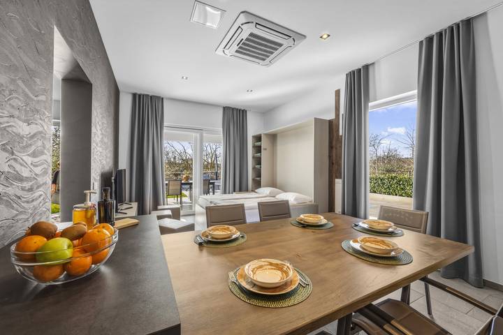 Ganze Wohnung, Apartment Oliva with Pool - Peklenk Apartments in Pomer, Südküste Istrien