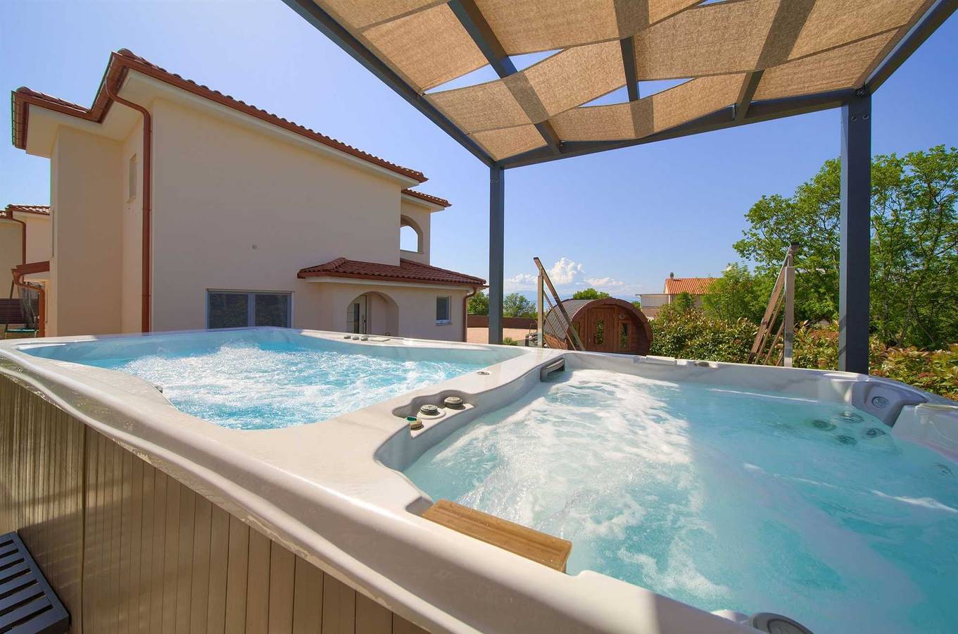 Apartamento entero, Casa de vacaciones Sea & Sun Residence in Rasopasno, Dobrinj