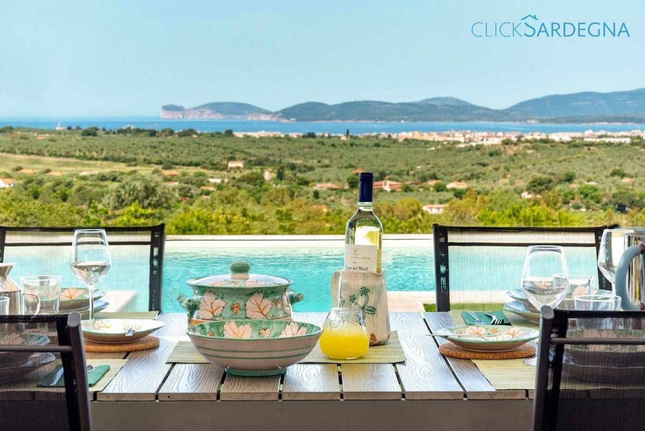 Alghero Vue spectaculaire sur la mer Villa Carrabufas avec piscine sur mer villa in Alghero, Province de Sassari