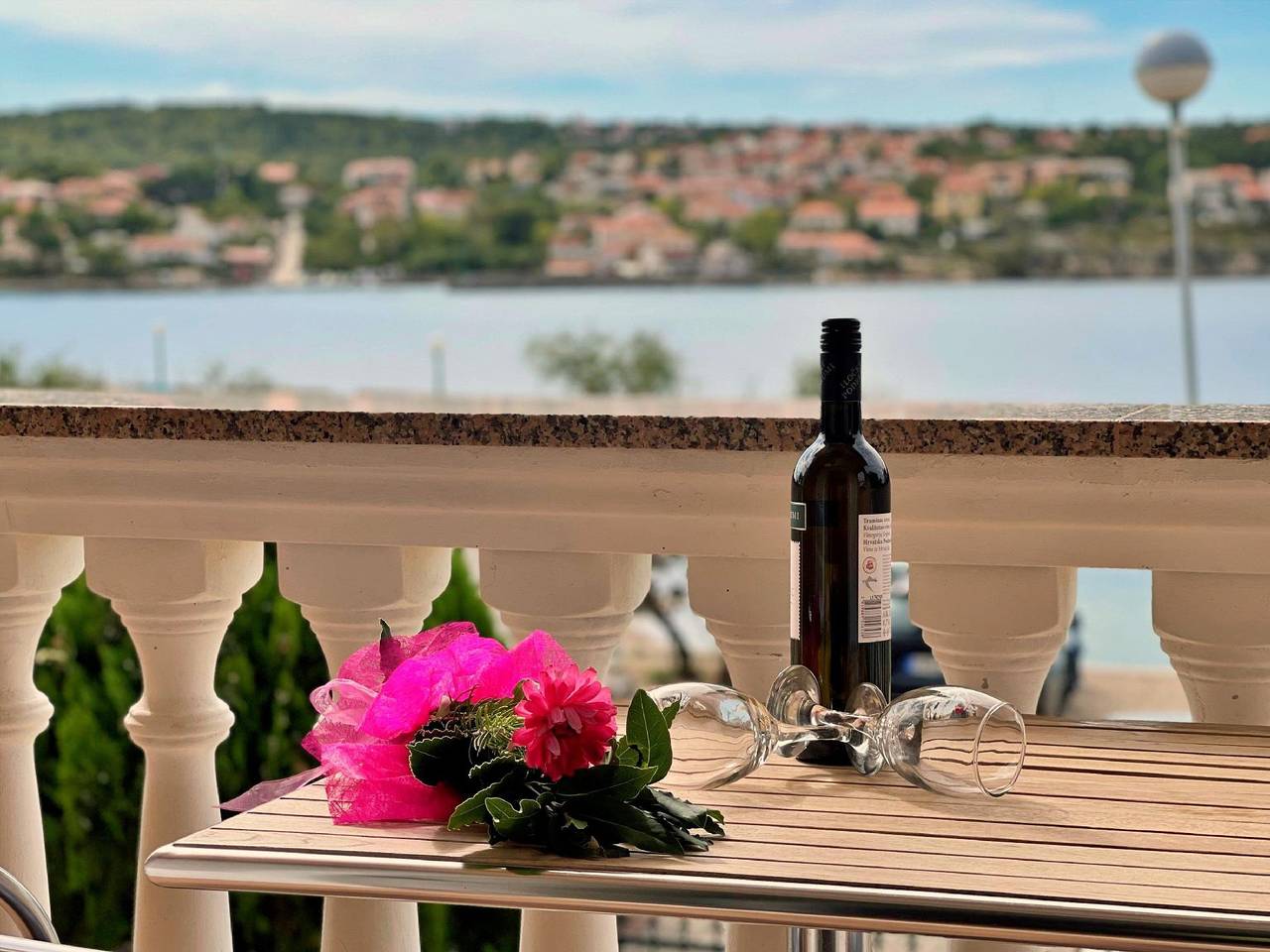 Appartement de vacances entier, Flat "Tiha Lili" with a view of the water in Silo (Krk), Krk