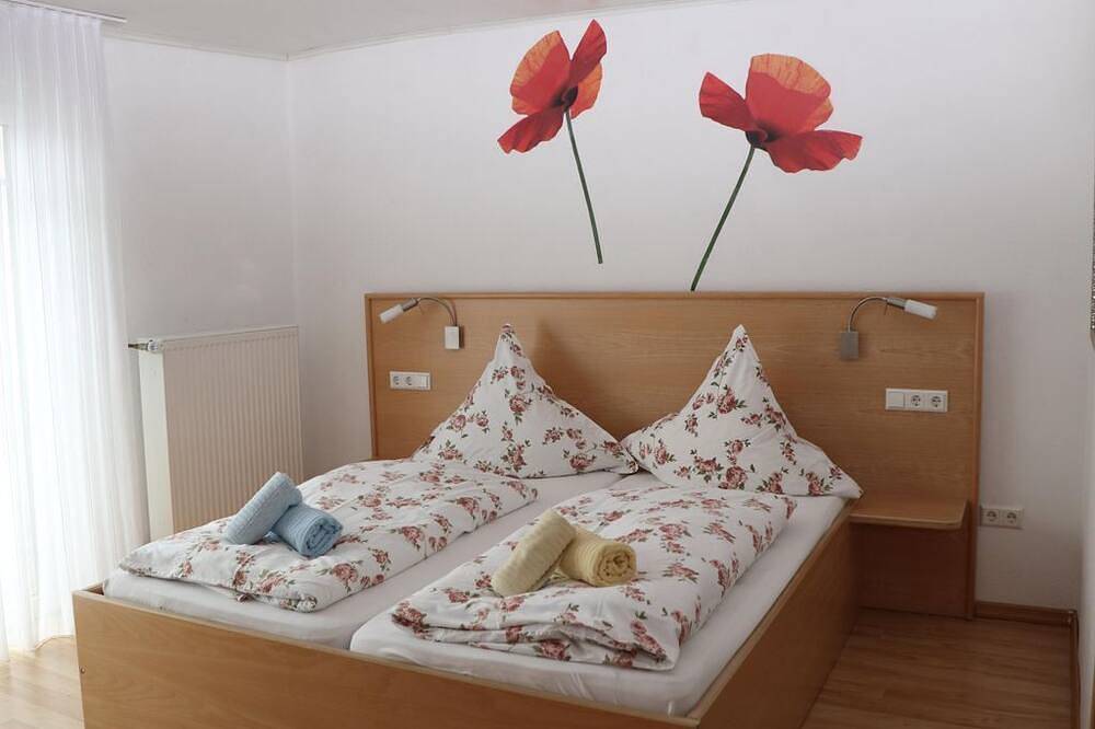 Ganze Wohnung, Appartement 1 Og - Ferienwohnung  Moselstrand in Briedern, Cochem-Zell