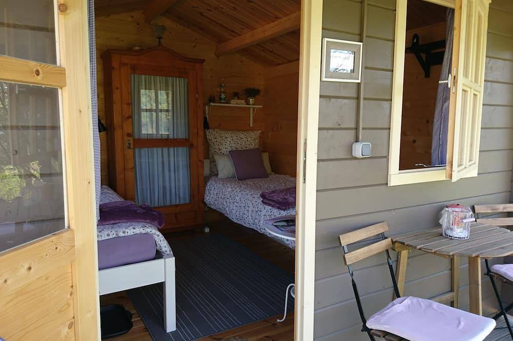 Small wooden hut on the Hilkenberg -Lavendelhütte- for 1-2 persons in the middle of nature in Bodenfelde, Weserbergland