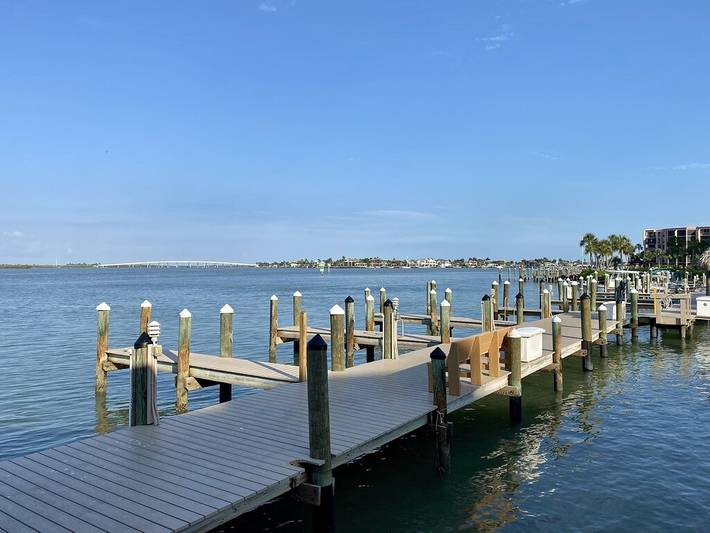Vacation rental for 4 people, with balcony and hot tub in Marco Island