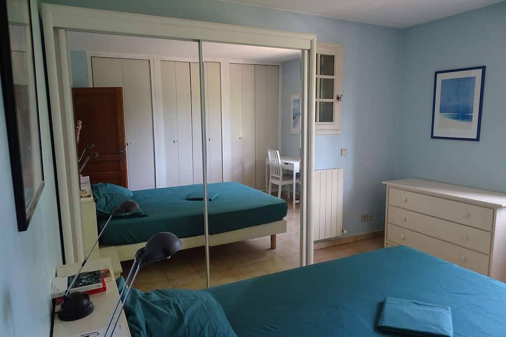 Villa \"La Verdoulento\" au Calme et à L'abri des Regards Avec Piscine 6mx12m in Avignon, Vaucluse