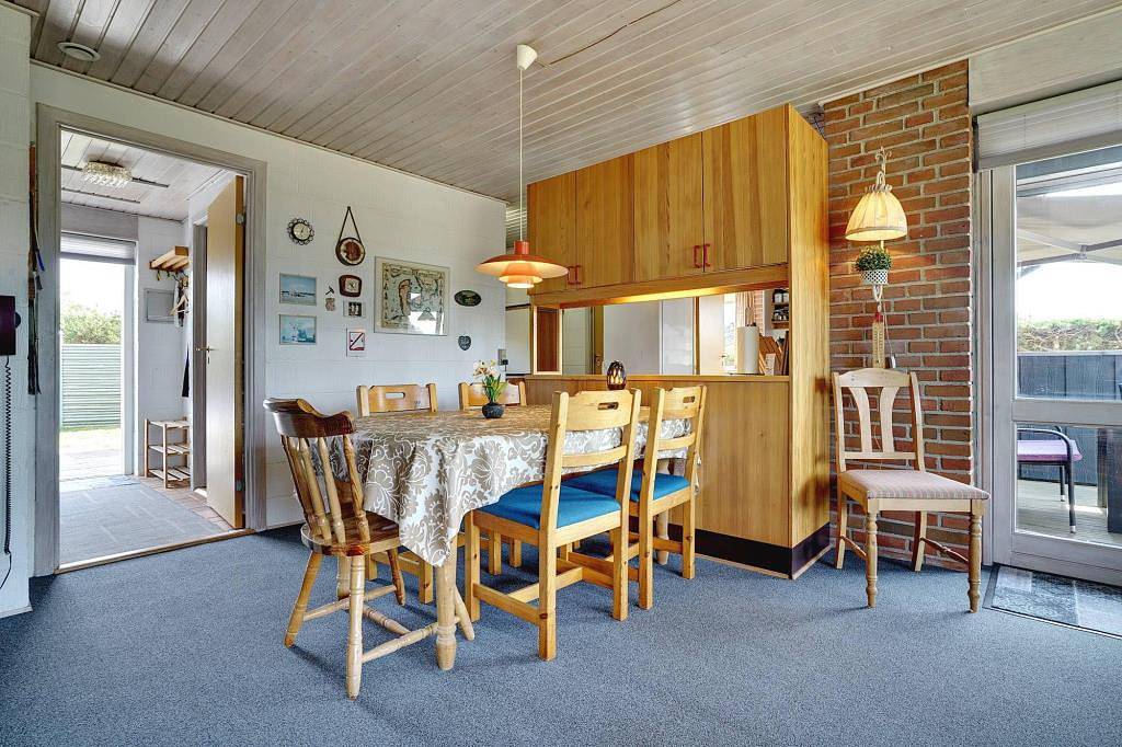 Gemütlich eingerichtetes Ferienhaus mit Carport in Henne, Région de Varde