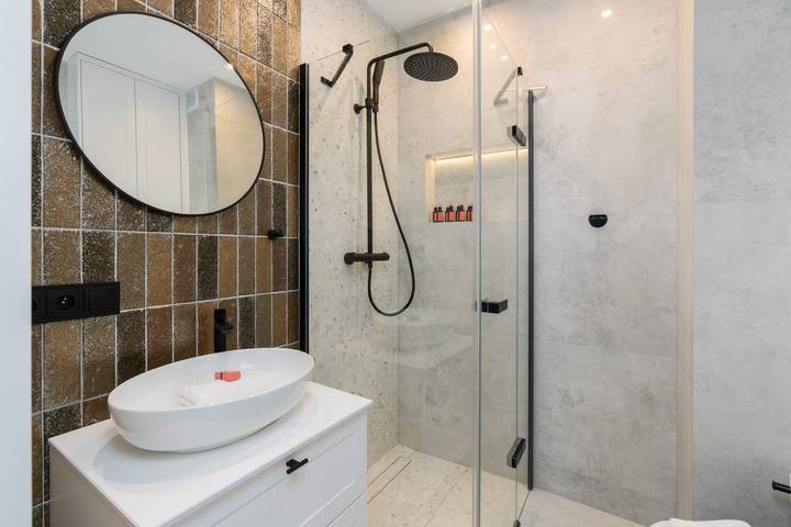 Apartamento entero, Elegant Apartment with Balcony | Private Parking in Poznań, Gran Polonia (región histórica)