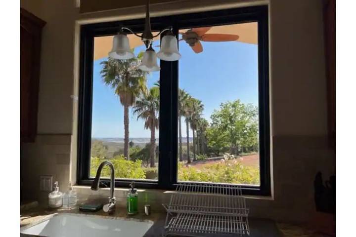 Vacation house for 2 people, with yard, with pets in Southern California