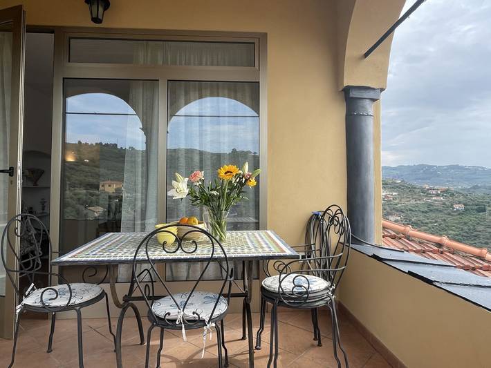 Ferienhaus mit Meerblick für 5 Personen, mit Terrasse und Ausblick in Imperia - 3