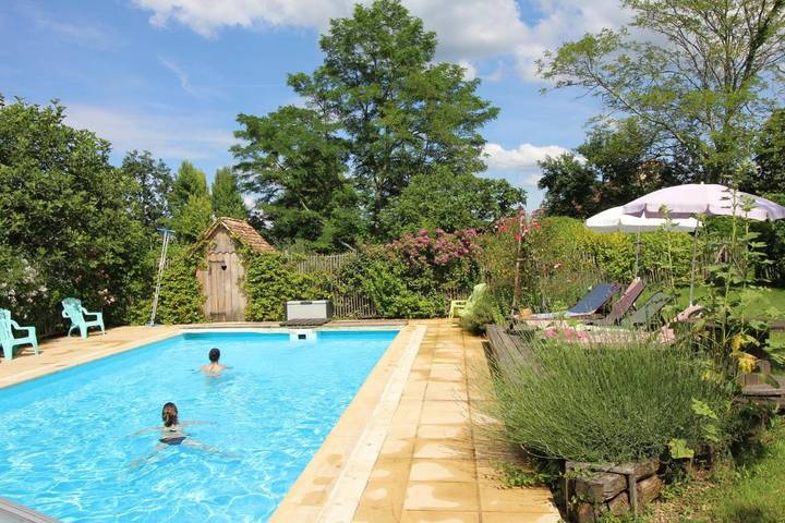 Location de vacances pour 3 personnes, avec jardin ainsi que piscine et vue à Lanquais - 2