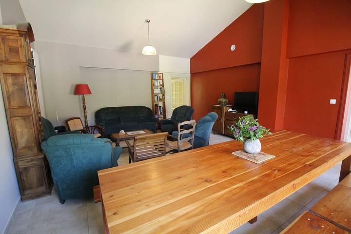 Gîte pour 12 personnes, avec jardin à Cogny - 4