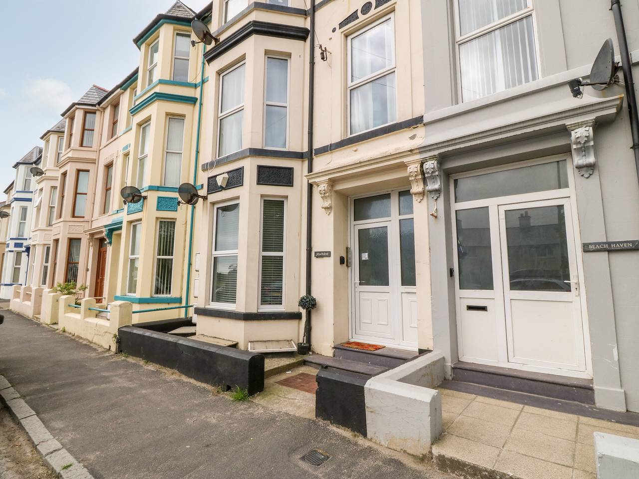 Entire apartment, Rothlea (Flat 1) in Pwllheli, Gwynedd