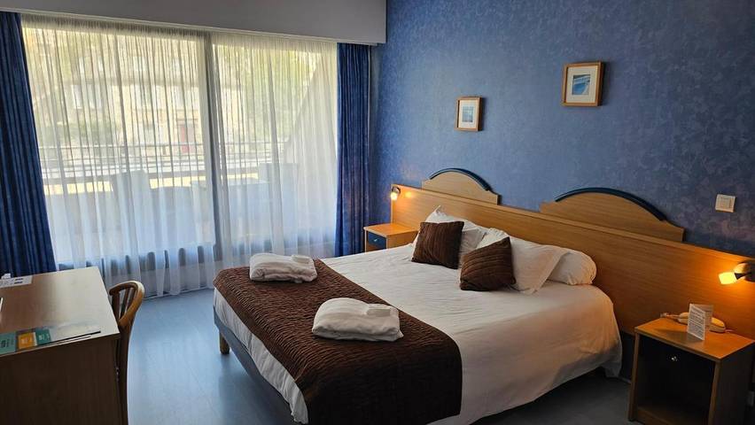 Hôtel pour 2 personnes, avec terrasse, animaux acceptés à Chaudes-Aigues - 2