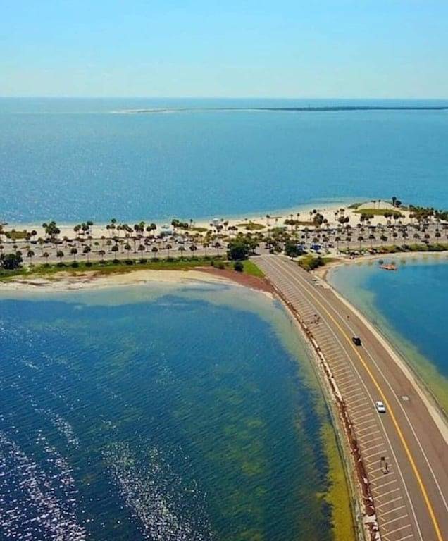 Vacation rental for 8 people, with yard, with pets in Spring Hill