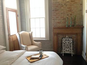 Bed And Breakfast for 6 Guests in New Orleans, Orleans Parish, Picture 1