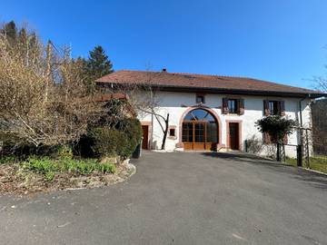 Gîte pour 10 personnes, avec terrasse et jardin à Fraize