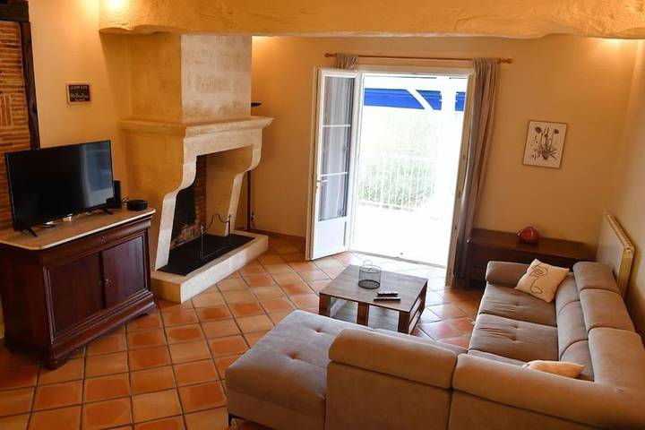 Location de vacances pour 9 personnes, avec terrasse ainsi que piscine et vue, animaux acceptés à Roumagne - 3