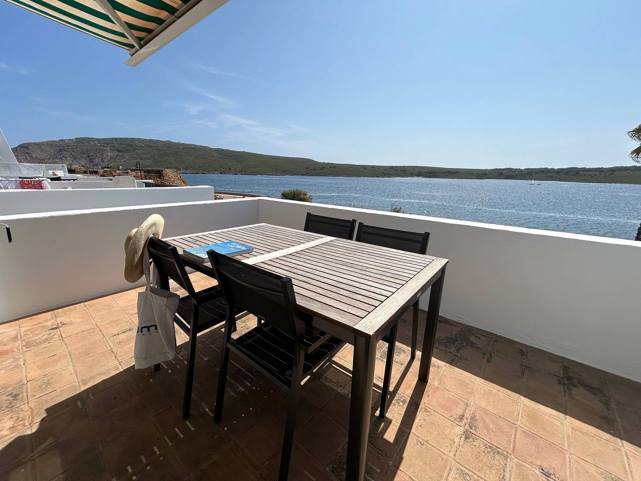 Apartamento entero, Apartamento de vacaciones para 4 personas con jardín in Fornells, Es Mercadal