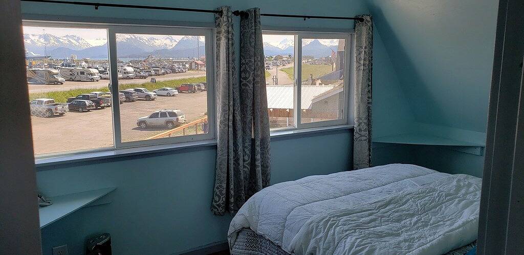2 Schlafzimmer am Homer Spit mit 180-Grad-Blick auf die Kachemak Bay in Homer, Kenai Peninsula