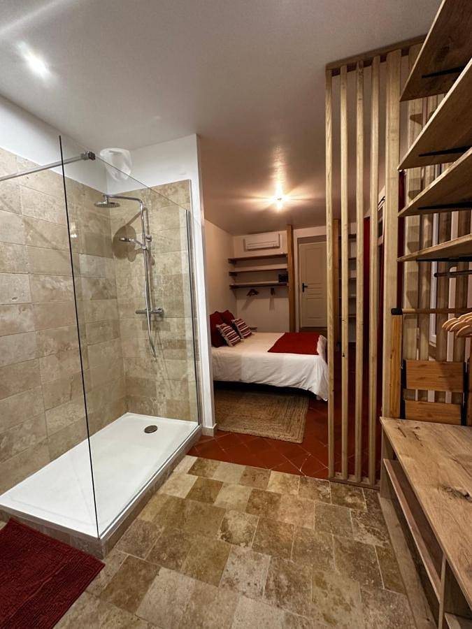 Double Room with Private Bathroom in Bergerac, Périgord Pourpre