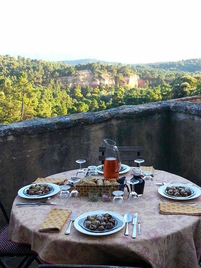 Location de vacances pour 6 personnes, avec vue ainsi que piscine et jardin dans Sentier des Ocres - 4
