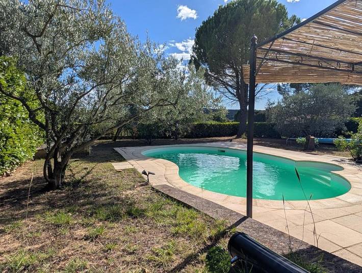 Villa pour 8 personnes, avec Terrasse ainsi que Jardin et Piscine