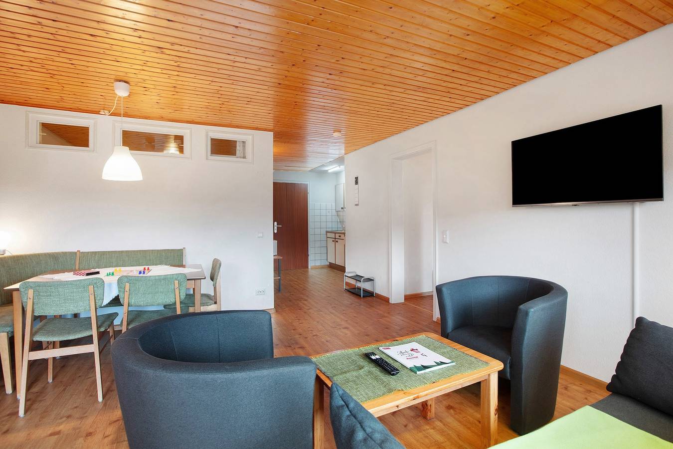 Ganze Wohnung, Haus Kehrwieder Ferienwohnung 5 mit Sonnenbalkon, Bergblick, Hochschwarzwald-Card, Wi-Fi in Todtnauberg (Todtnau), Todtnau