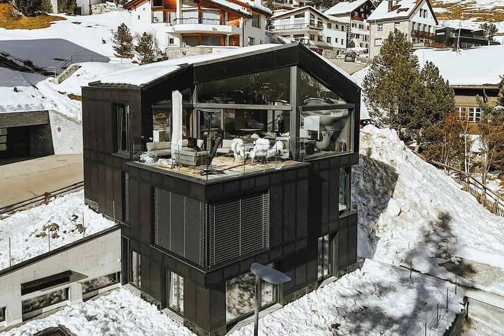 Villa für 9 Personen, mit Balkon und Garten in der Schweiz