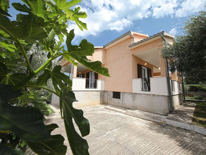 Ferienhaus für 8 Personen, mit Balkon und Terrasse sowie Garten in Obrovac - 3
