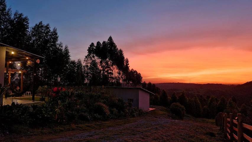 Casas e apartamentos de temporada para 2 pessoas, com jardim e jacuzzi e ainda balcão em Piedade