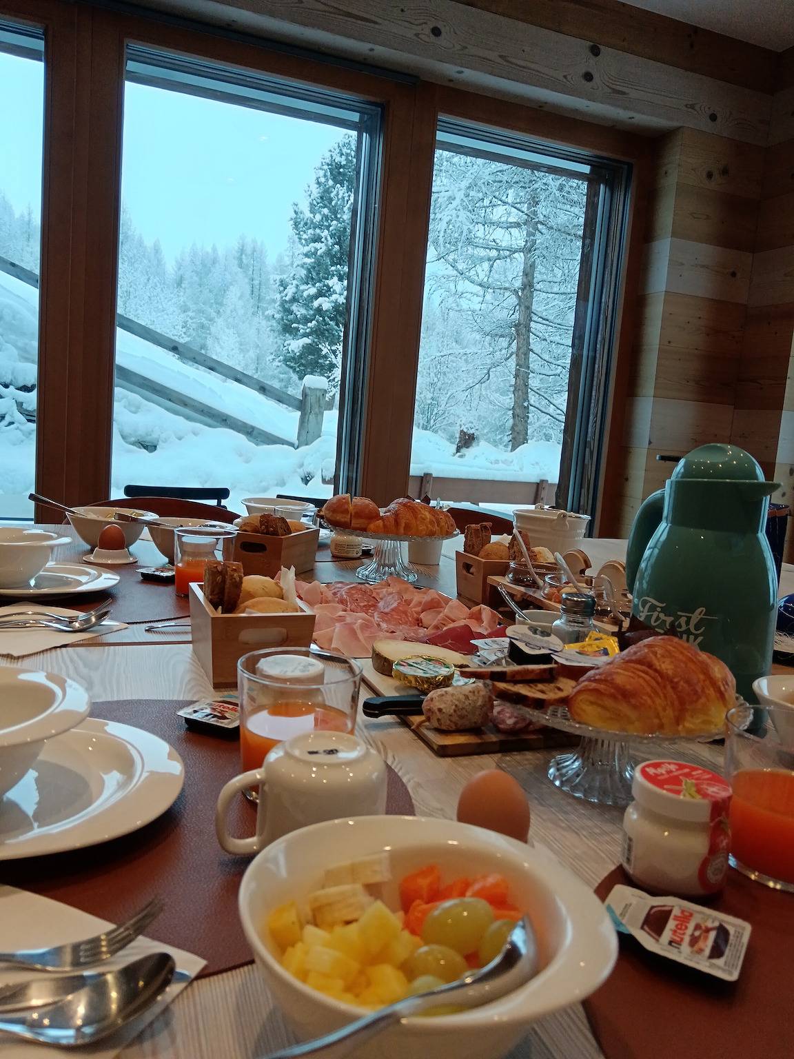 "Chalet Imbosc'chè" mit Bergblick, Garten und Wlan in Teola, Livigno
