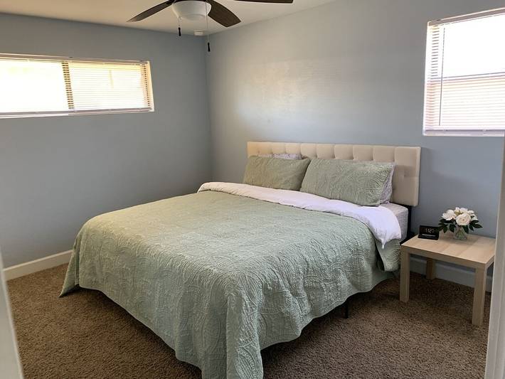 Vacation rental for 10 people, with yard in Lake Powell