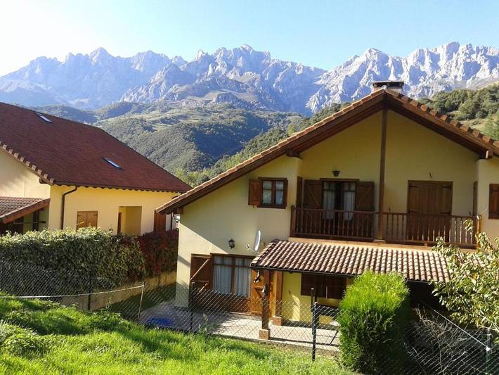 Apartamento para 11 personas, con Balcón y Terraza además de Jardín y Vistas en Camaleño