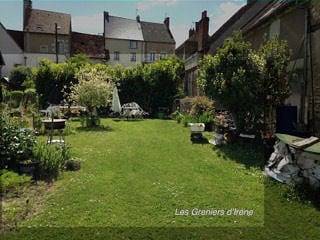 Chambre d’hôte pour 3 personnes, avec jardin à Herry