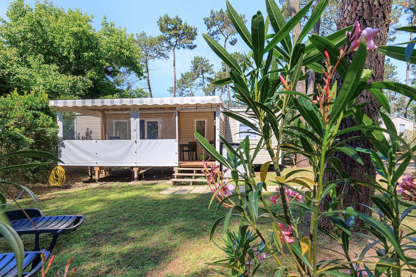 Appartement de vacances "Mobile-home Alain" avec jardin et terrasse in Saint-Julien-en-Born, Côte d’Argent