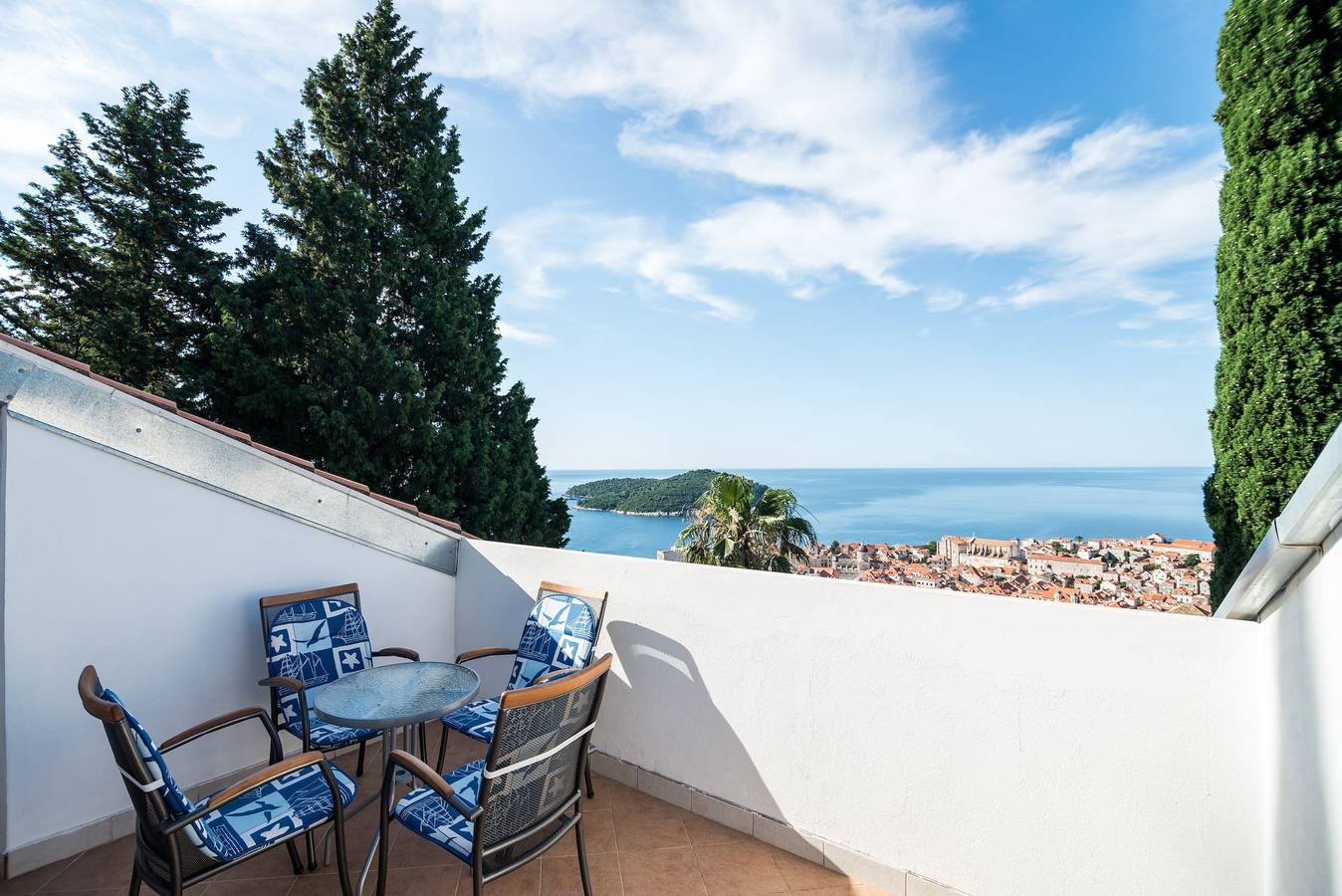 Entire apartment, Apartment Srđ - Two-Bedroom Apartment with Balcony and Sea View in Dubrovnik, Grad Dubrovnik