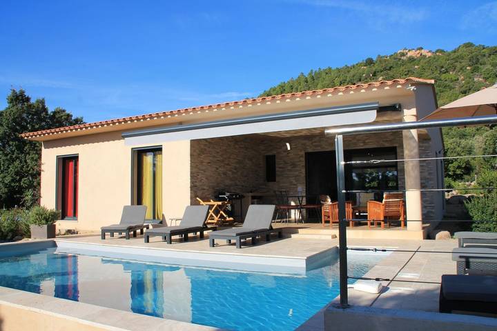 Gîte pour 6 personnes, avec Terrasse ainsi que Jardin et Piscine à San-Gavino-di-Carbini - 2